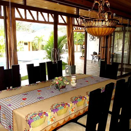La Casa De La Abuela Villa Sucua Exterior photo